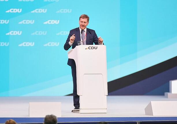 Bild vergr&ouml;&szlig;ern: Kretschmer bezeichnet Programm der AfD als verrückt