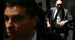 Schüsse bei Dinner mit Trump: US-Präsident in Sicherheit gebracht - Verdächtiger festgenommen