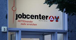 Weniger Bürgergeld-Empfänger schaffen Sprung in reguläre Arbeit