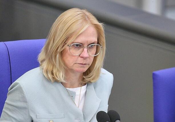 Bild vergr&ouml;&szlig;ern: Lindholz will Signal-Verbot für Politiker