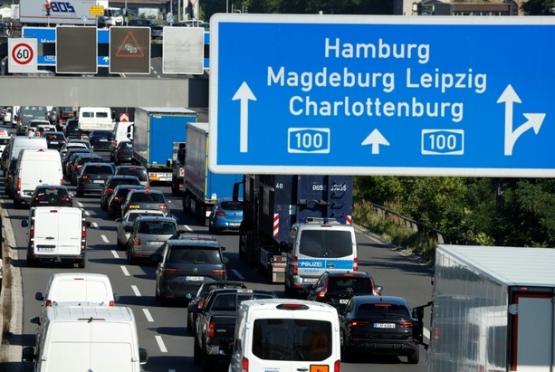 Bild vergr&ouml;&szlig;ern: Umfrage: Drängler größtes Ärgernis auf deutschen Straßen