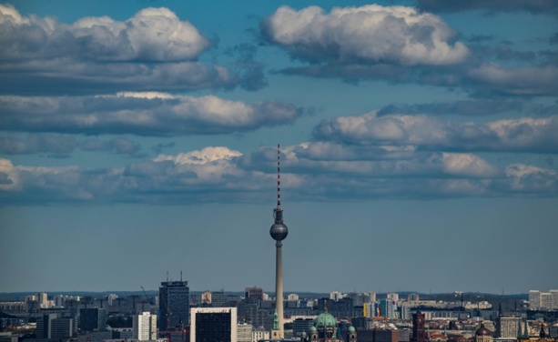 Bild vergr&ouml;&szlig;ern: Prozess wegen Anschlagsplänen in Berlin - 23-jähriger Syrer legt Geständnis ab