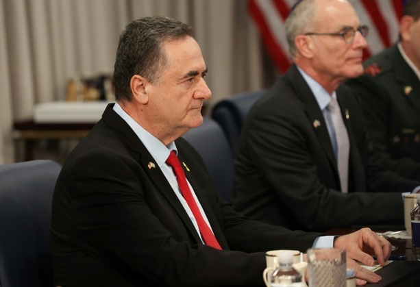 Bild vergr&ouml;&szlig;ern: Israels Verteidigungsminister: Hisbollah-Miliz spielt mit dem Feuer