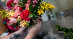 Einzelhandel erwartet Ausgaben von einer Milliarde Euro für Muttertagsgeschenke