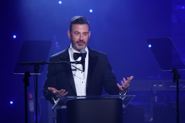 Bild vergr&ouml;&szlig;ern: US-Comedian Kimmel verteidigt Scherz über werdende Witwe Melania Trump