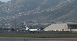 Abschiebeflug bringt 25 Afghanen zurück in ihr Heimatland