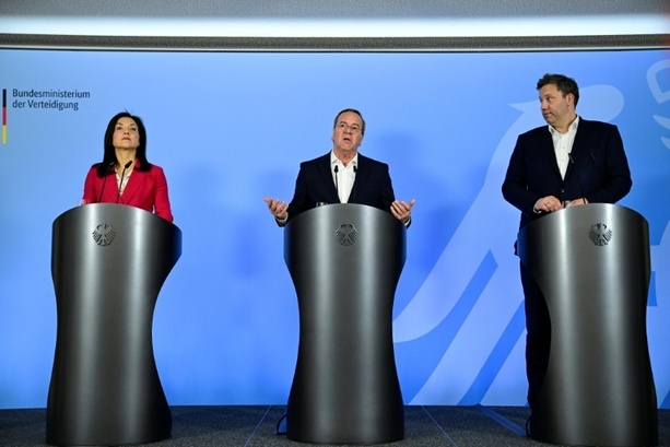 Bild vergr&ouml;&szlig;ern: Lob für Innovationskraft: Bundesregierung will auf ukrainische Waffen setzen