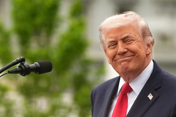 Bild vergr&ouml;&szlig;ern: Reisepässe mit Trump-Porträt: US-Außenministerium kündigt Sonderedition an