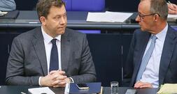 Merz offen für höhere Reichensteuer