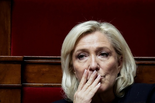 Bild vergr&ouml;&szlig;ern: Französische Rechtspopulistin Le Pen hofft weiter auf Präsidentschaftskandidatur