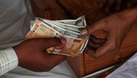 Abhebung vom Konto der toten Schwester: Mann in Indien kommt mit Leiche in Bankfiliale