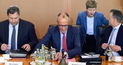 Bundeskabinett billigt Reform von Krankenversicherung - Projekt weiterhin umstritten