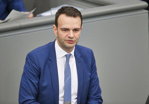 Bild vergr&ouml;&szlig;ern: CSU-Politiker verteidigt sein Steuerkonzept