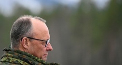 Merz besucht Deutsches Heer in Munster