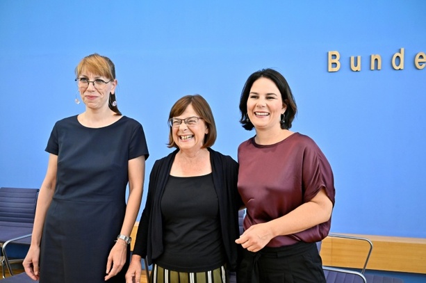 Bild vergr&ouml;&szlig;ern: Sachsen: Ex-Ministerin Meier Ritterin in nationalem Orden der Ehrenlegion Frankreichs