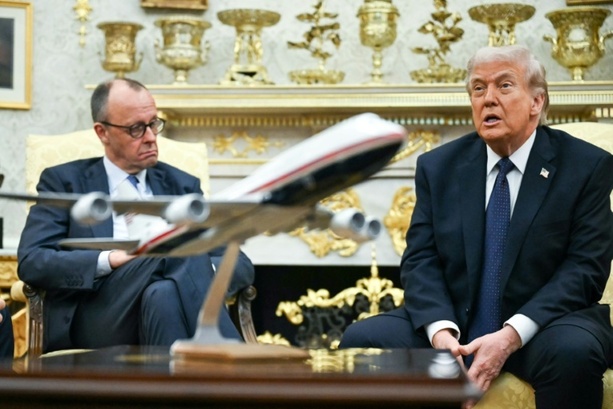 Bild vergr&ouml;&szlig;ern: Trump erwägt Reduzierung der US-Truppenstärke in Deutschland - Merz beschwört Gemeinsamkeiten