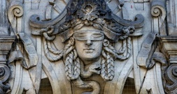 Lange Haftstrafe für Islamlehrer in Baden-Württemberg wegen Missbrauchs von Jungen