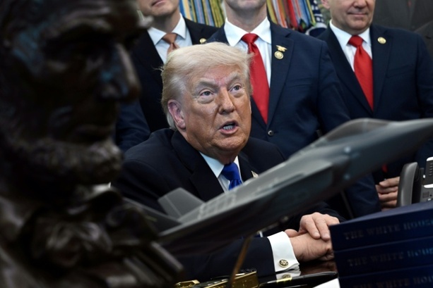 Bild vergr&ouml;&szlig;ern: Streit über Iran-Krieg: Trump erwägt auch Truppenabzug aus Spanien und Italien