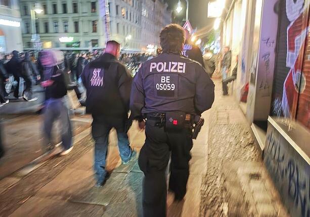 Bild vergr&ouml;&szlig;ern: Bundespolizei droht mit robustem Eingreifen bei Mai-Krawallen