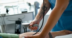 Bericht: Krankenstand Anfang 2026 leicht zurückgegangen