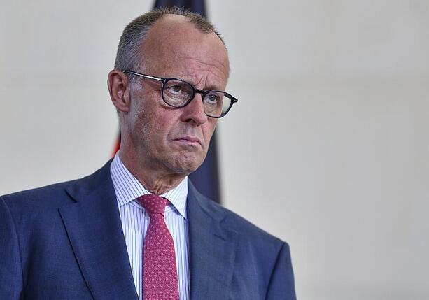 Bild vergr&ouml;&szlig;ern: Grünen-Chefin kritisiert Merz wegen US-Truppenabzug