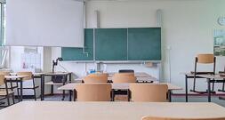 Mehrheit der Beamten in Bereichen Bildung und Sicherheit tätig