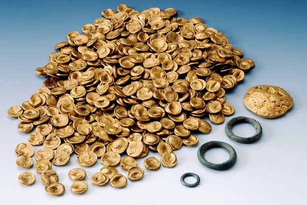 Bild vergr&ouml;&szlig;ern: Ermittler suchen erneut nach geraubtem Kelten-Goldschatz aus bayerischem Manching