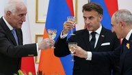 Frankreichs Präsident Macron gibt Gesangseinlage bei Staatsbesuch
