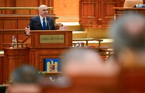 Bild vergr&ouml;&szlig;ern: Rumänien: Pro-europäischer Regierungschef verliert Misstrauensvotum im Parlament
