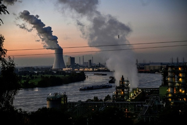 Bild vergr&ouml;&szlig;ern: Geld pro eingesparter Tonne CO2: Reiche führt Förderprogramm für Industrie fort