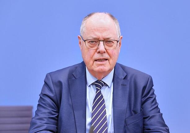 Bild vergr&ouml;&szlig;ern: Koch und Steinbrück fordern Subventionsabbau per Rasenmäher-Methode