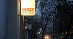 DAK fordert Übertragung von GKV-Sparmaßnahmen auf Beamte