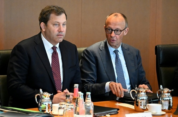 Bild vergr&ouml;&szlig;ern: Umfrage: Fast jeder Zweite für vorzeitiges Ende der schwarz-roten Koalition