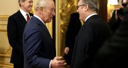 König Charles III. hält inmitten von wachsendem Druck auf Premier Starmer Thronrede