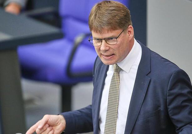 Bild vergr&ouml;&szlig;ern: Bericht: AfD-Abgeordnete planen Reise zu Putin-Forum