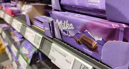 Gericht hält Verpackung kleinerer Milka-Tafeln für irreführend