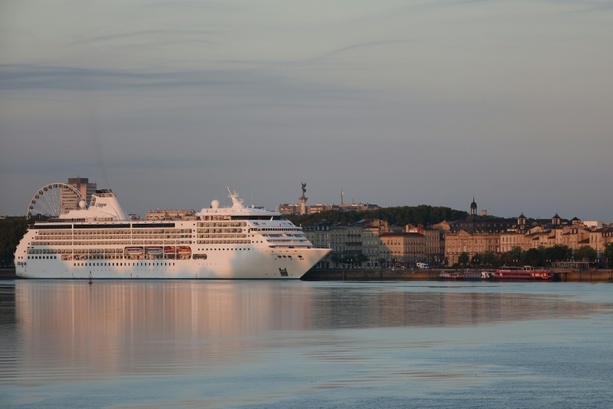 Bild vergr&ouml;&szlig;ern: Kreuzfahrtschiff in Bordeaux unter Quarantäne: Magen-Darm-Beschwerden