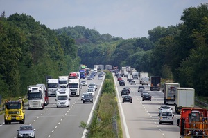 Zwischen Kraftstoffkosten, Maut und Zeitdruck steigt der Aufwand für die Mobilitätsplanung.