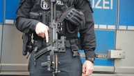 Nach Schüssen und Erpressungsversuchen: Großrazzia mit 570 Polizisten in Berlin