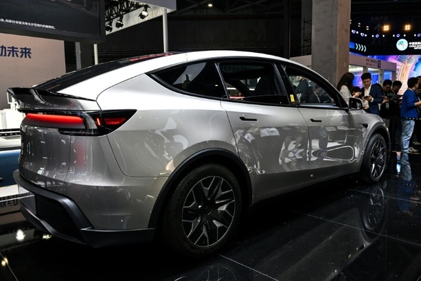 Bild vergr&ouml;&szlig;ern: Tesla will in Grünheide 1500 Stellen für Batteriezellenfertigung schaffen