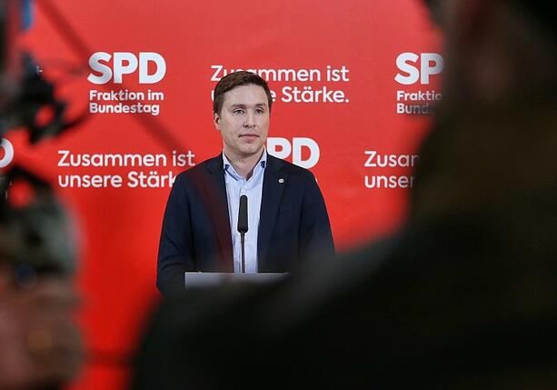 Bild vergr&ouml;&szlig;ern: CDU und SPD: Appell für Koalitionsfrieden