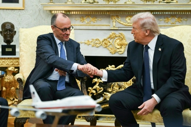 Bild vergr&ouml;&szlig;ern: Funkstille beendet: Merz telefoniert mit Trump - Kanzler betont Einigkeit bei Iran