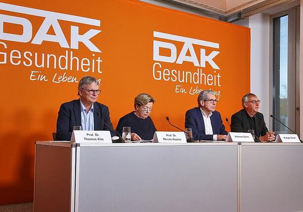 Bild vergr&ouml;&szlig;ern: DAK: Pflegereform belastet Heimbewohner mit bis zu 20.000 Euro