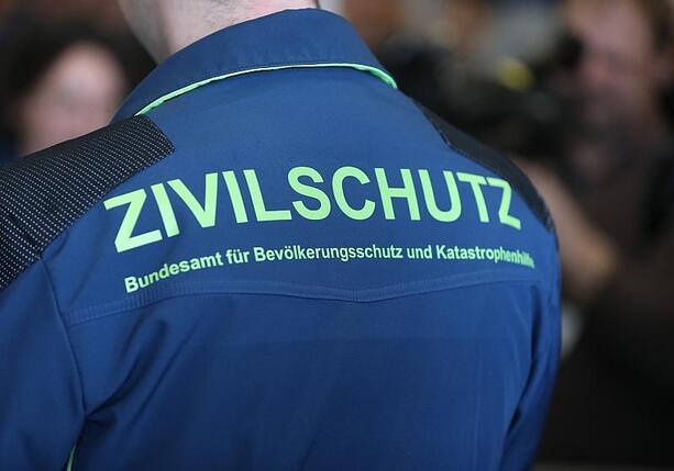 Bild vergr&ouml;&szlig;ern: Dobrindt plant Zehn-Milliarden-Programm für Zivilschutz