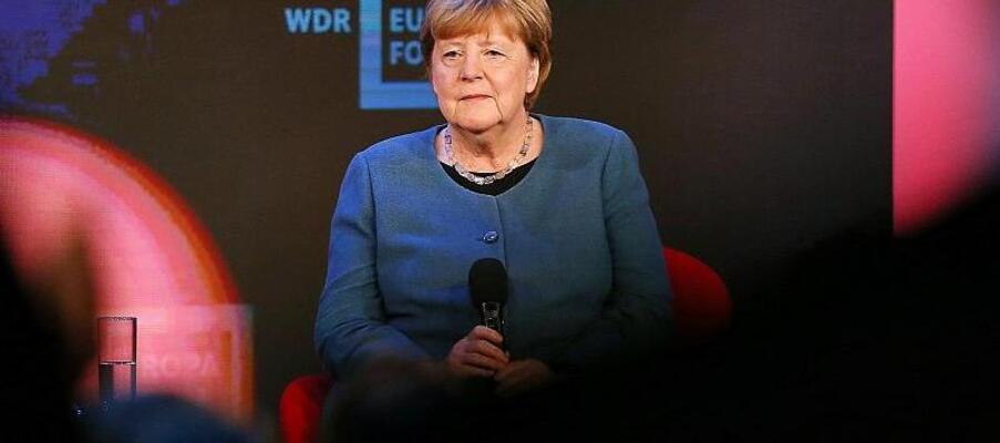 Linke: Merkel für EU-Verdienstorden geeigneter als Merz