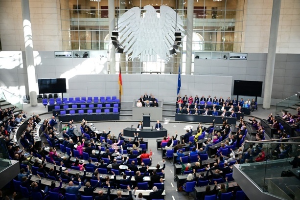 Bild vergr&ouml;&szlig;ern: Bundestag könnte Anfang Juni über Aussetzung von Diätenerhöhung beraten