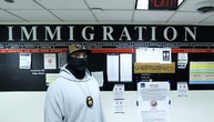 New Yorker Richter schränkt Festnahme von Migranten bei Gericht ein