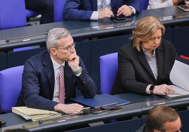 Bild vergr&ouml;&szlig;ern: Bas und Wildberger kündigen digitales Sozialportal an