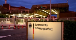 Gericht: Verfassungsschutz darf Verein Jüdische Stimme vorläufig als extremistisch einstufen