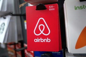 Airbnb erweitert Angebot unter steigendem Druck um Hotels und Autovermietungen